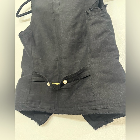 AJE.
PRIMROSE TAILORED VEST (BLACK) - Picture 10 of 10